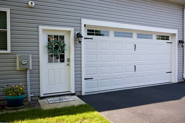 24/7 Emergency Garage Door Panel Replacement experts in Swartz, LA
